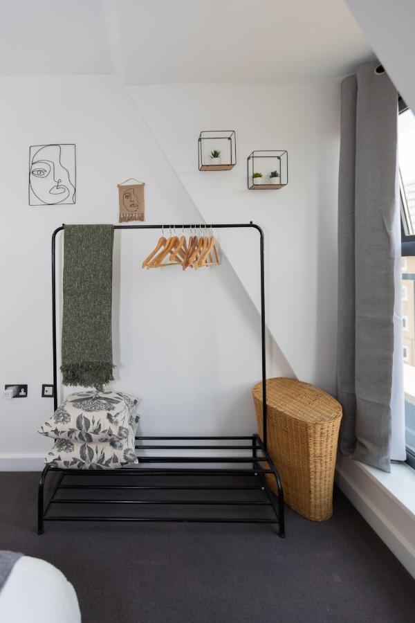 Stunning 3 Bedroom Penthouse With Terrace And Lift Londra Esterno foto