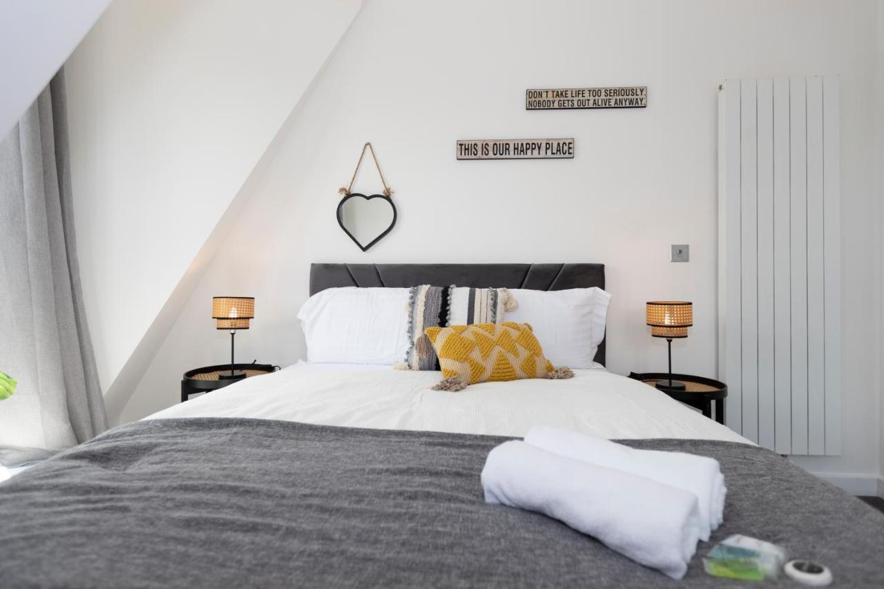Stunning 3 Bedroom Penthouse With Terrace And Lift Londra Esterno foto